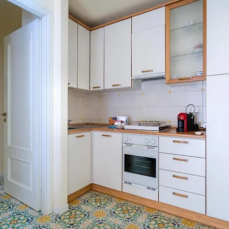 Blondie Ταορμίνα